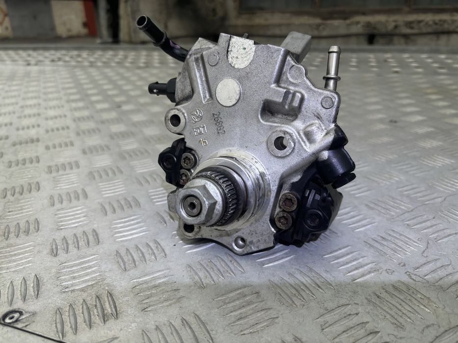 Паливний насос ТНВД Mercedes Sprinter 2.2 cdi OM 651 А6510701201