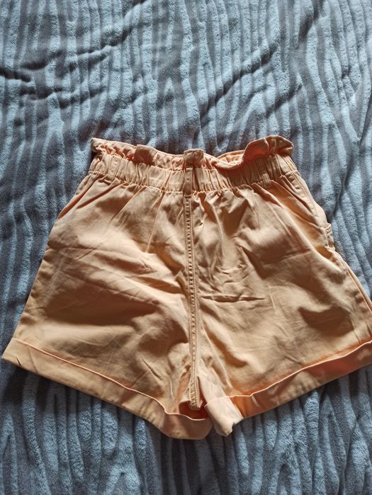Шорти бермуди від H&M