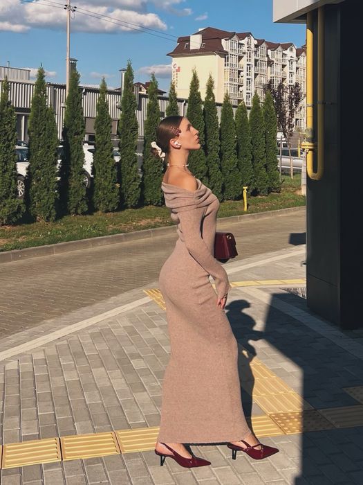 Трикотажна сукня максі PrettyLittleThing