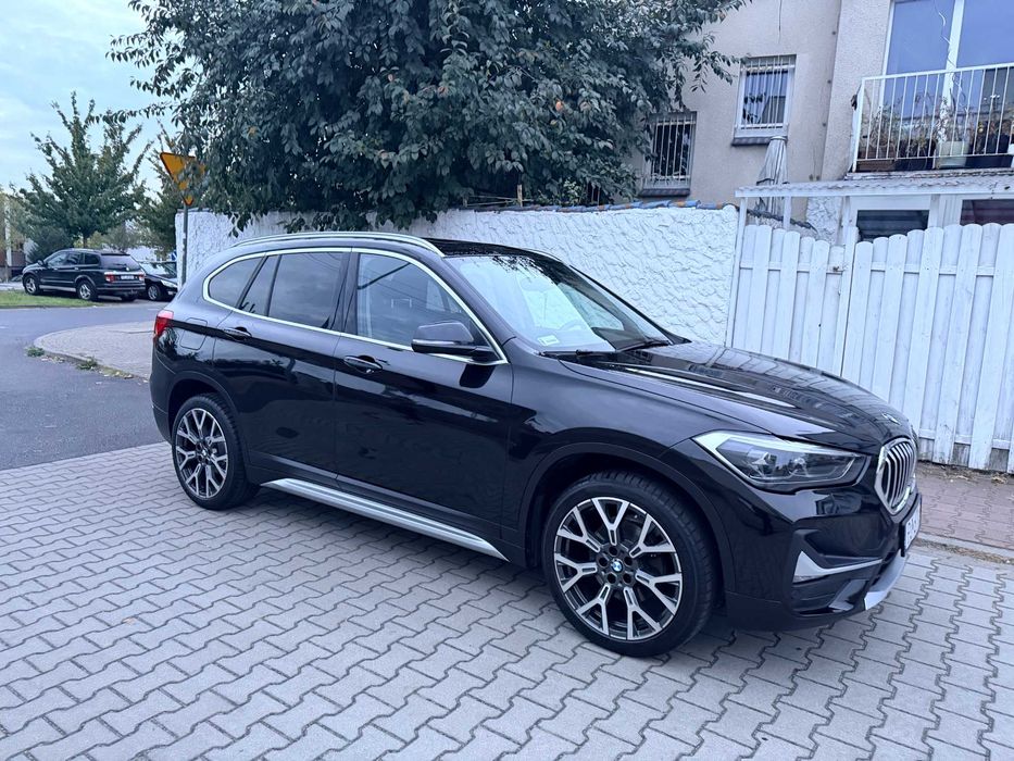 samochód osobowy BMW X1