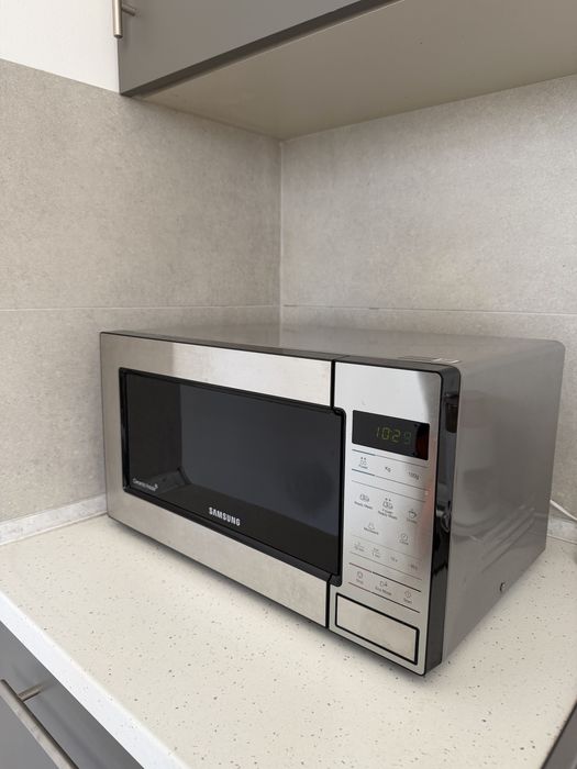 Kuchenka mikrofalowa SAMSUNG ME83M – 800W, 23L