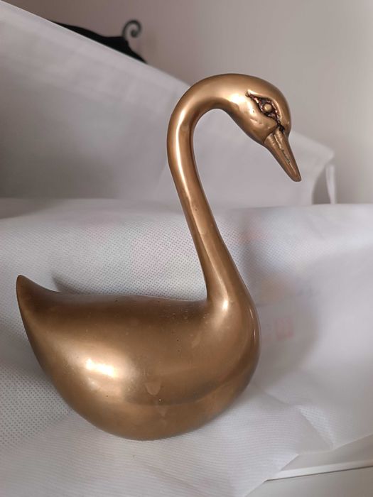 Cisne em latão antigo