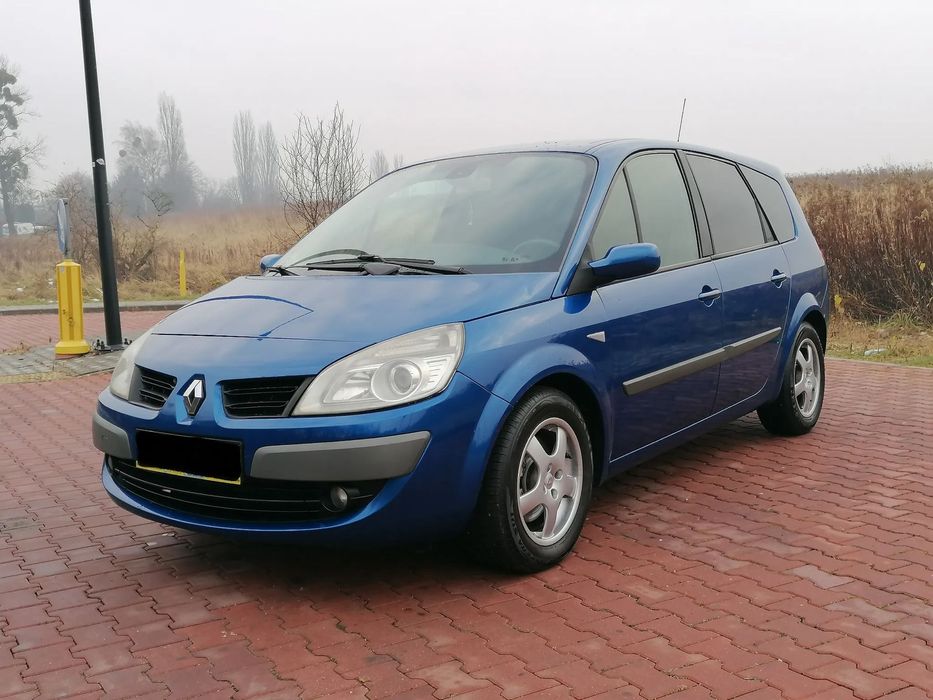 Renault Grand Scenic 2 komplety kół / 7 osób / I rej. 2007