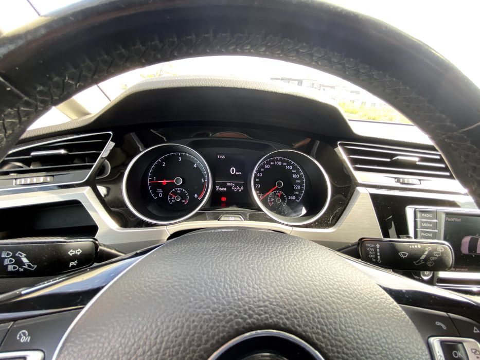 VW touran 7 lugares 1.6TDI Confortline — photo 4