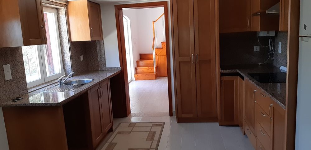 Moradia em Azoia Sesimbra com piscina como nova