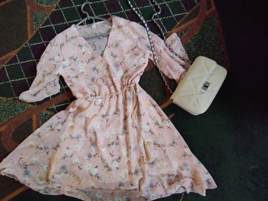 сукня літня рожева