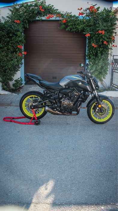 Yamaha MT-07 (55kW) Night Fluo 2018 - 5500km