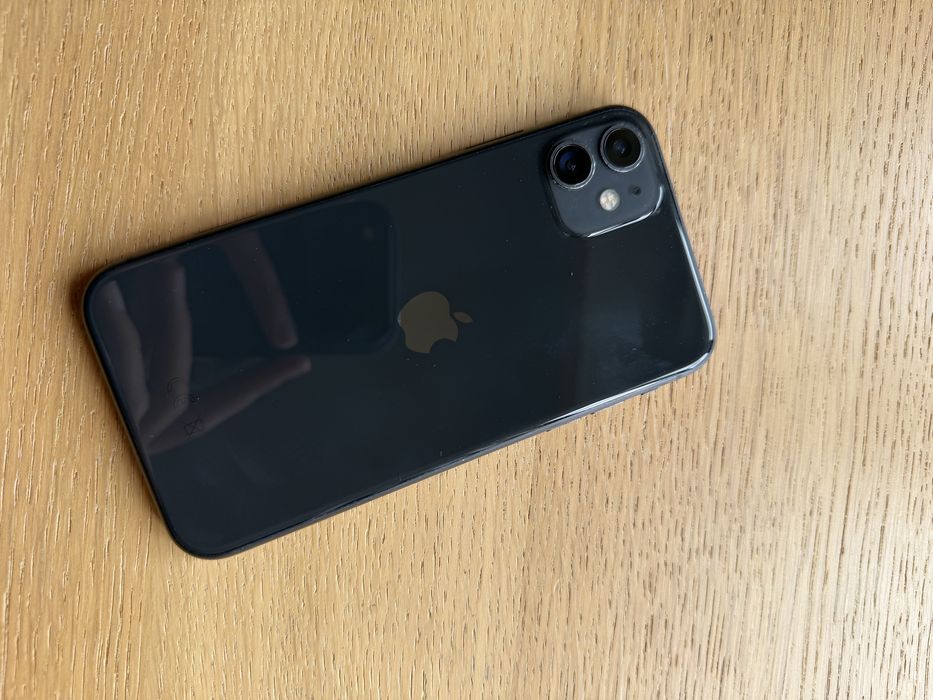 iPhone 11 Preto 128GB em Bom Estado