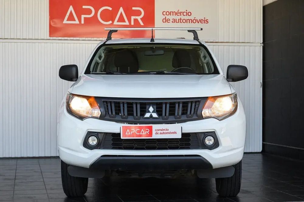 Mitsubishi L200 2.4 DI-D Club Invite Strakar Look 4WD