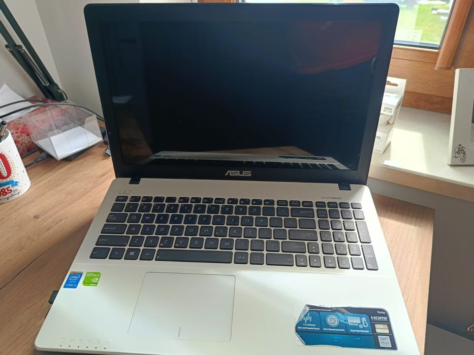 Laptop ASUS F550L