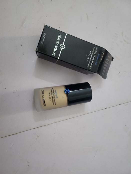 Giorgio Armani Designer Lift podkład SPF 20 odcień 3 – 30 ml