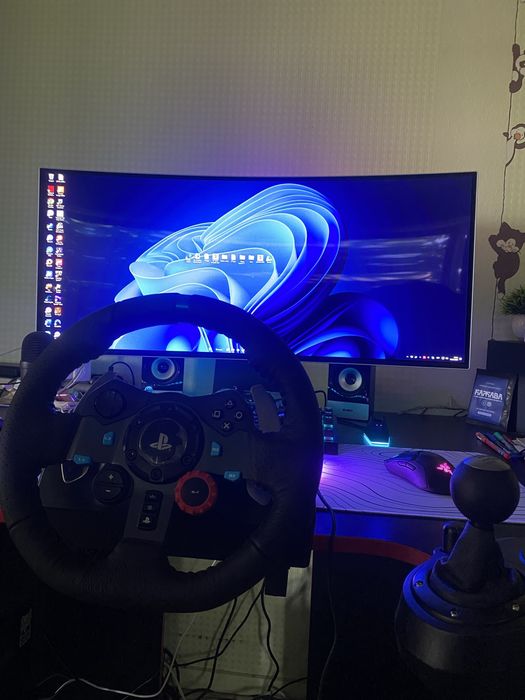 Продам руль logitech асолютно новий