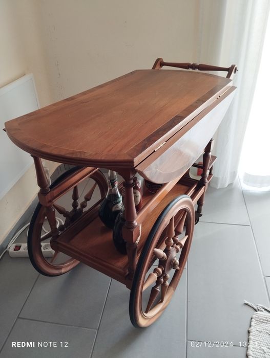 Móveis antigos em ótimo estado