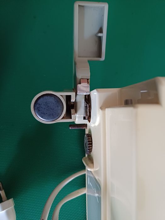 Abre latas elétrico