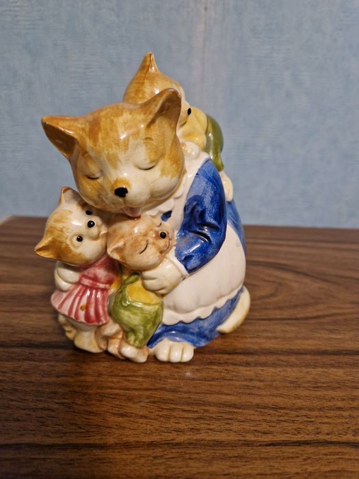 Skarbonka porcelanowa