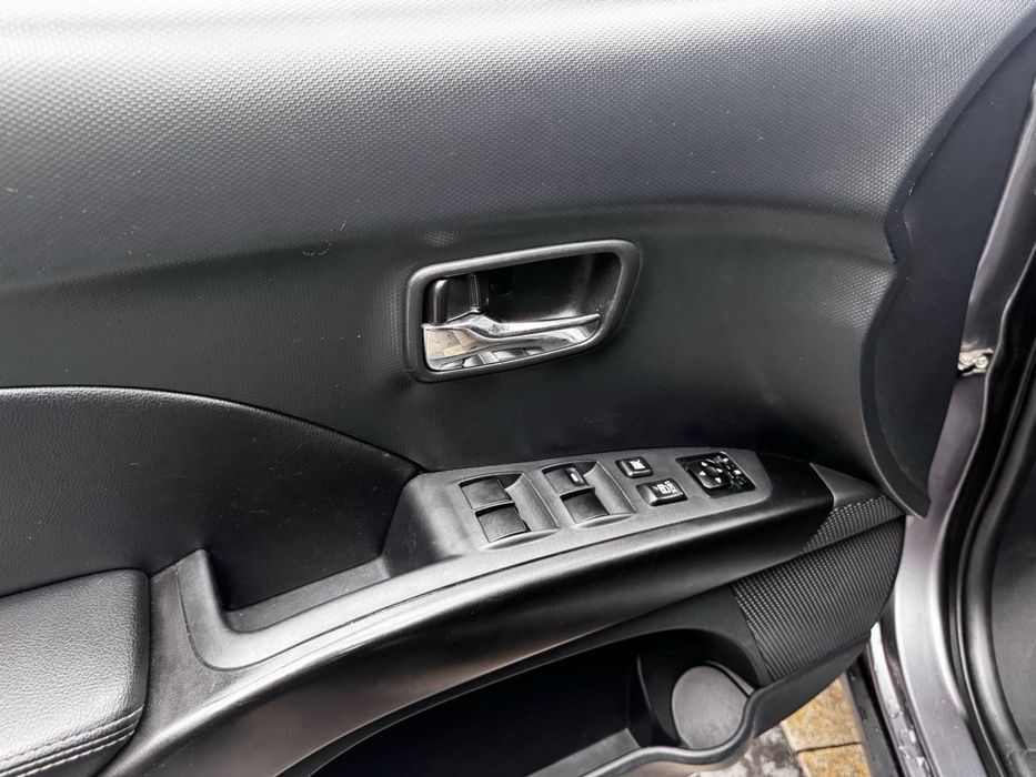 Mitsubishi Outlander XL
