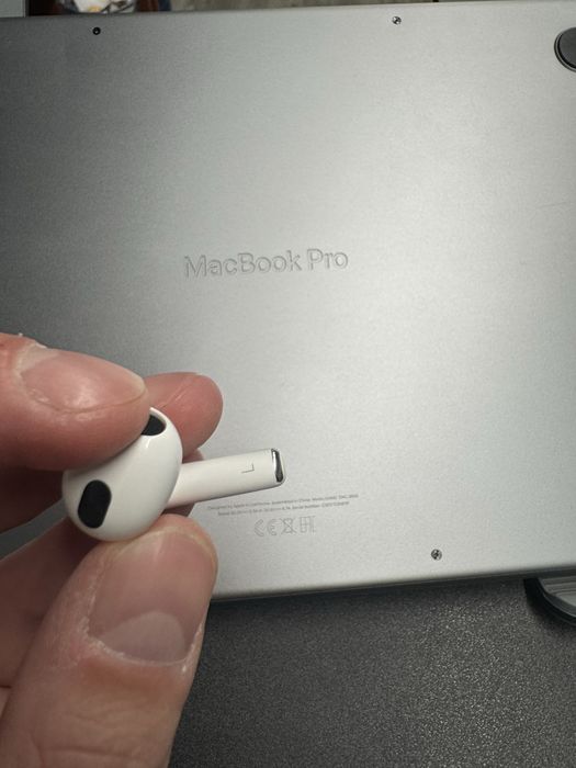 Apple Airpods 3 left