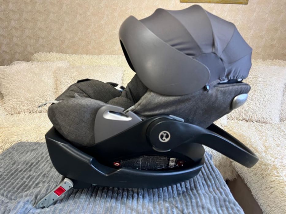 Автокрісло Cybex Cloud Z i-Size + база ISOFIX (Soho Grey)