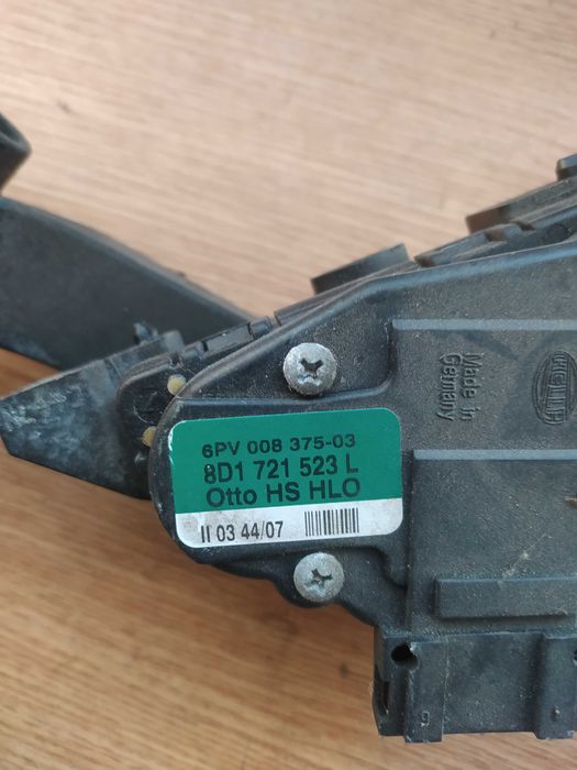 Педаль газу Skoda Volkswagen Audi 1.8т 8D1 721 523 L