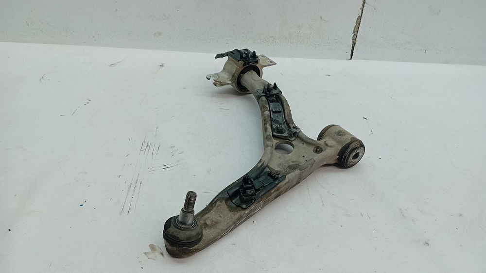 Braço de suspensão frente direito MERCEDES-BENZ Classe A (W176)