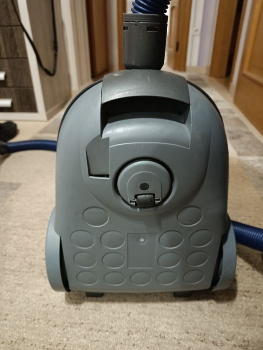 Пилесос Philips Impact Excel (1700 W Max)