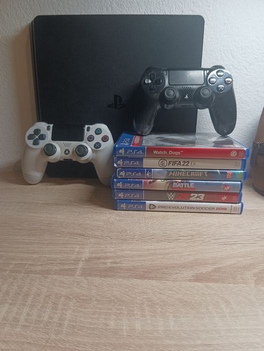 PlayStation Ps4 slim + 8 jogos + 1 comando