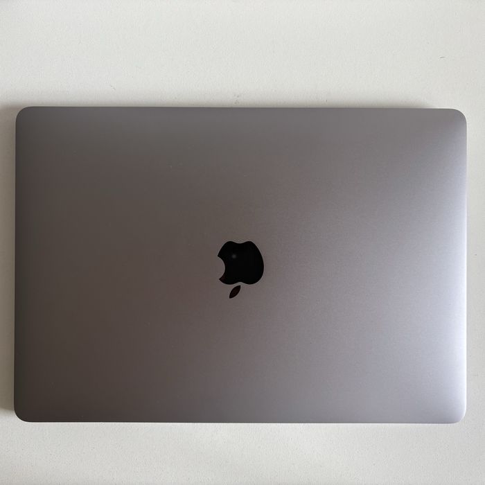 MacBook Pro 13', 2018, with Touch Bar, 4 Thunderbolt Ports, 250 GB, 8 GB RAM64751786597890123
