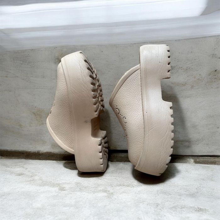 Socas bege gucci