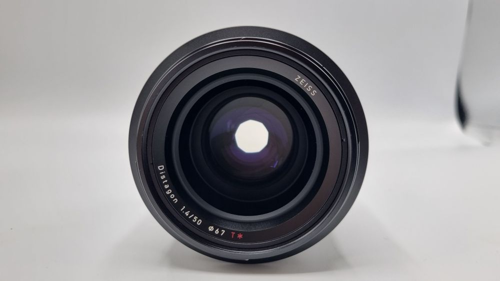 Lente zeiss Milvus 1.4 50mm (Canon EF mount)