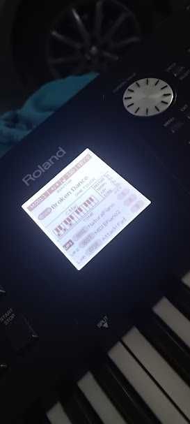 Teclado Roland BK5 em estado de novo