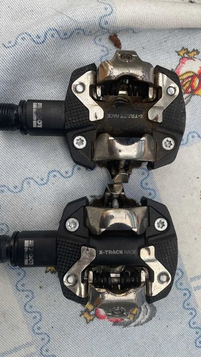 Pedais de encaixe LOOK X-Track