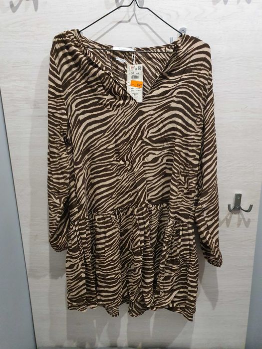 Sukienka w cętki mini