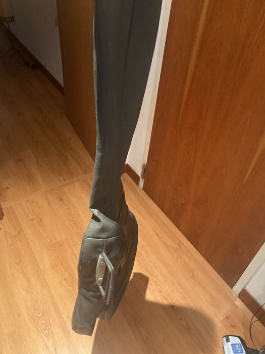 Estojo para  guitarra baixo msrca Steinberger