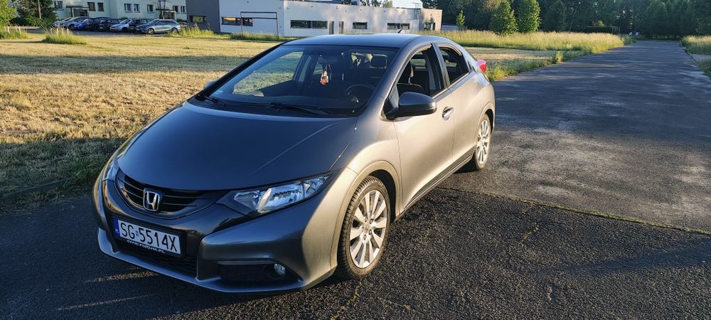 Honda Civic 1.8 + gaz (nowe opony wielosezonowe)