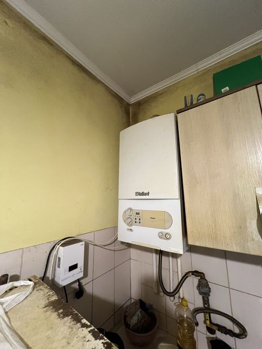 Продаж  частини будинку з умовами і міськими комунікаціями