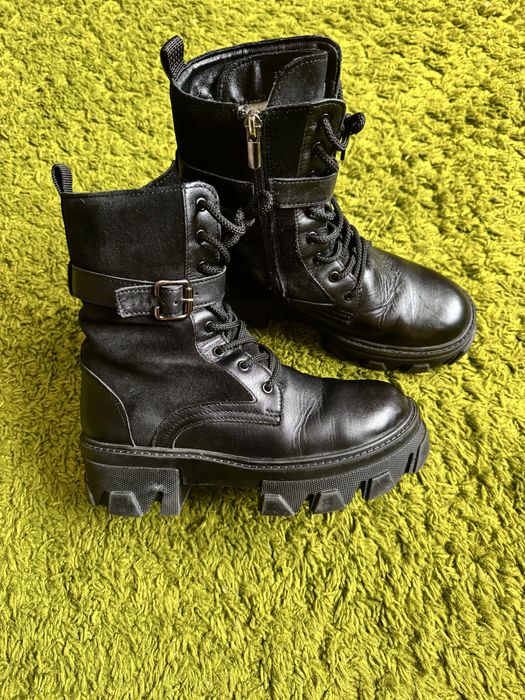 Чорні зимові черевики бренду Palaris