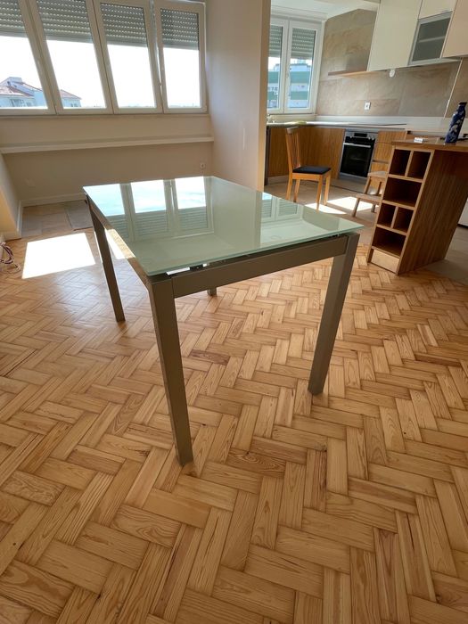 Mesa de vidro extensível