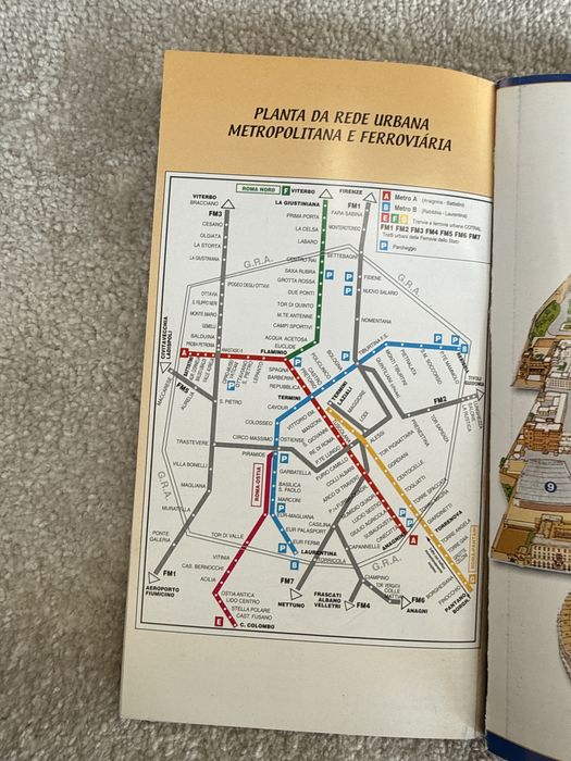 Livro de Roma com descrição da cidade