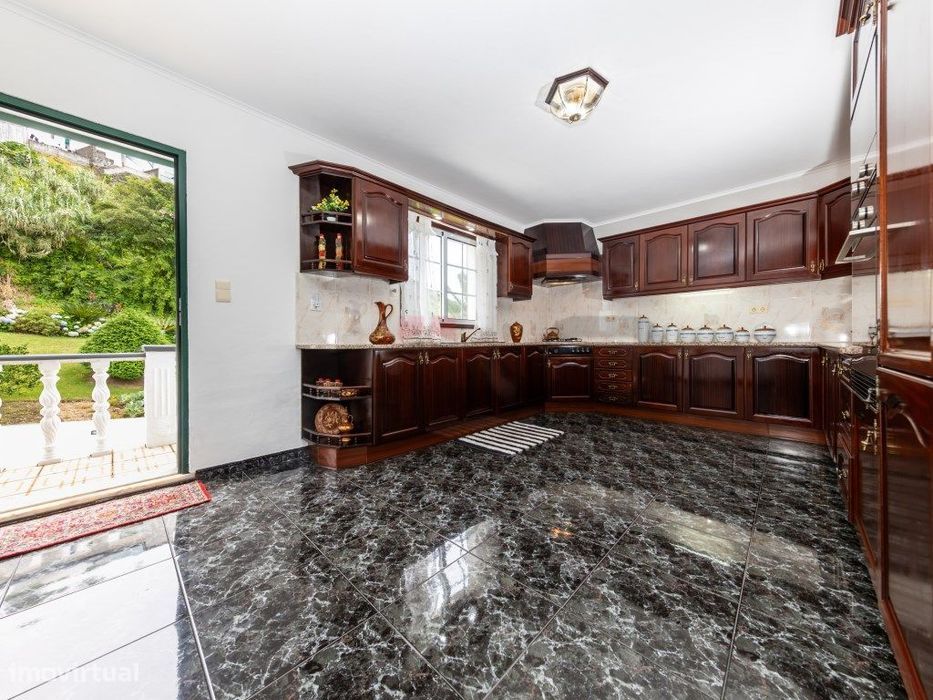 Moradia Exclusiva com Vista Mar + Terreno Urbano Independente (Fren...