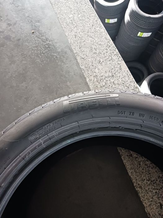 Vendo pneus semi-novos 225/50/17 Pirelli
