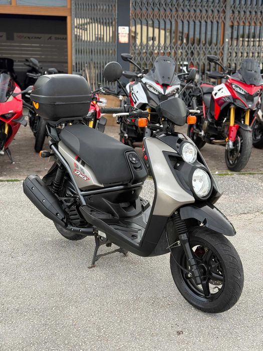 Yamaha BWS 125 com topcase