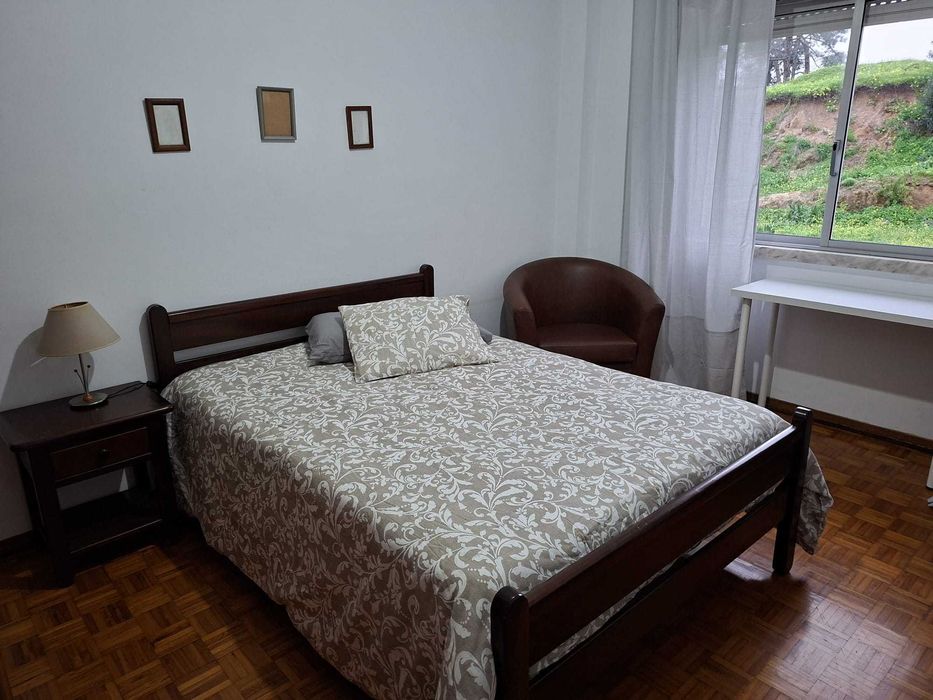 Quarto Feijo; Almada, perto do metro