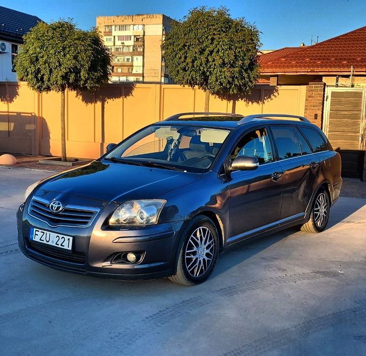Продам тайота авенсис