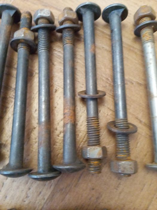 Меблеві болти, фурнітура