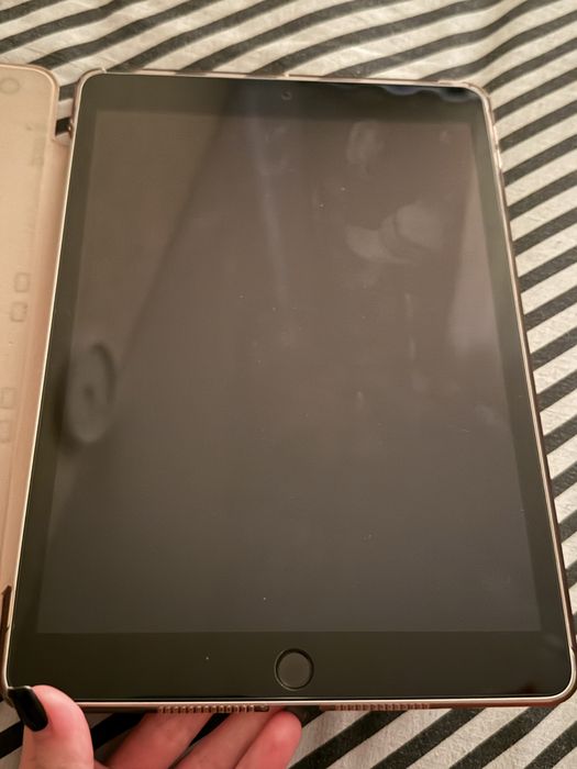 Apple iPad 10.2” (9th Gen) 64GB Wi-Fi Silver 2021 (MK2L3)