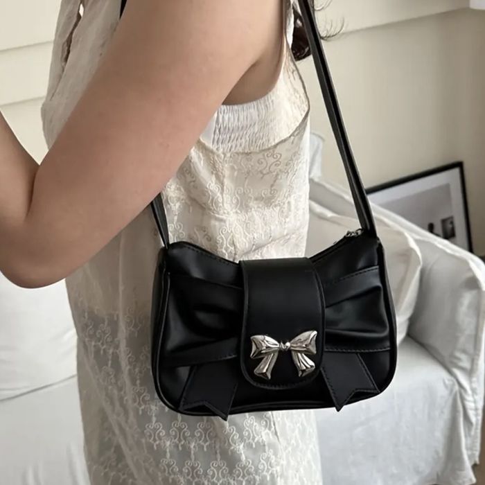 Сумочка чорна жіноча