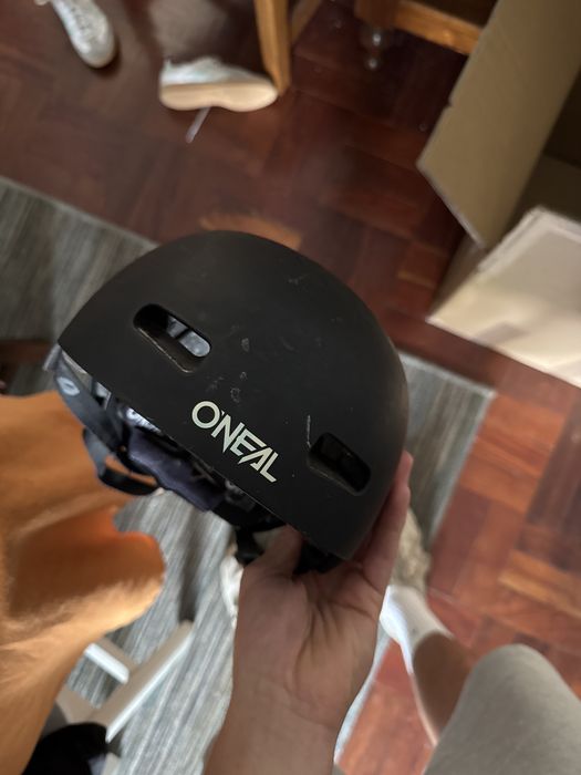 Capacete oneil usado um pouco sujo