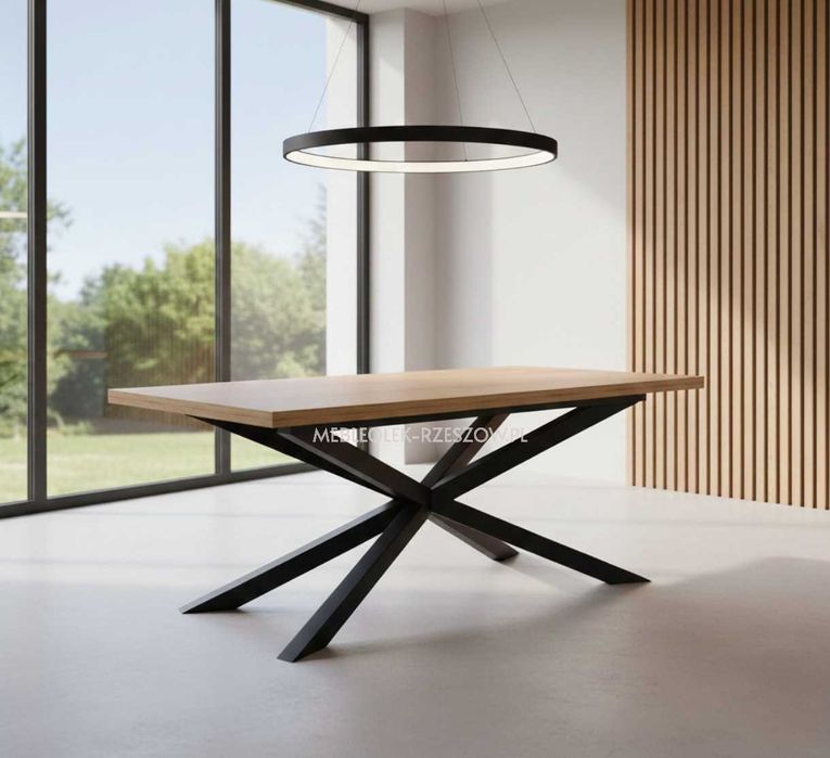 Duży nowy stół na metalowej podstawie pająk rozkładany