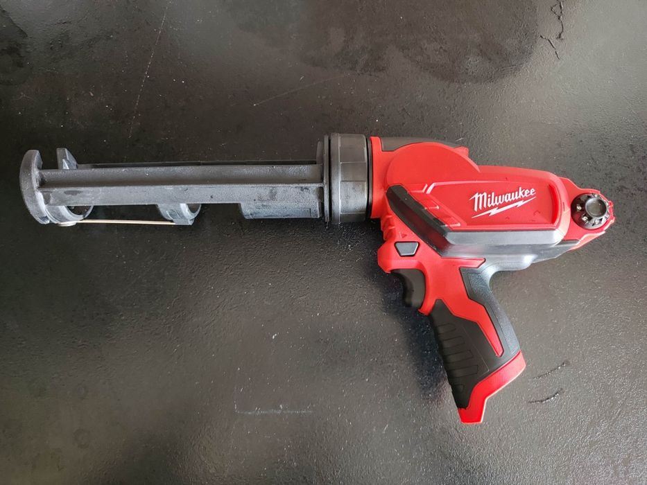 Акумуляторний пістолет для герметика некомплект Milwaukee 2441-20 M12