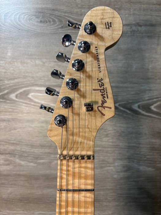 Майстрова електрогітара Fender Stratocaster SSS